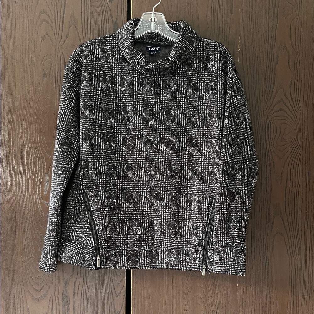 Izod black and gray patterned cowl neck top. Size Small